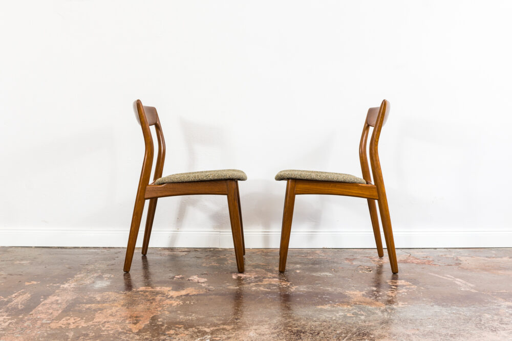 Set of 6 dining chairs by R. Borregaard, Viborg Stolefabrik, Denmark, 1960's