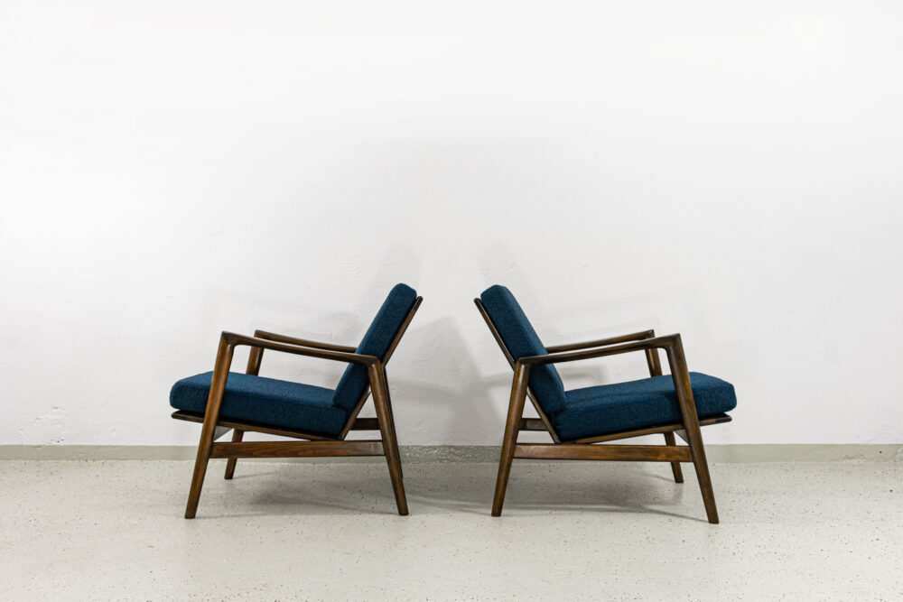 Pair of armchairs, Type 300-139, Swarzędzkie Fabryki Mebli, Poland, 1960's