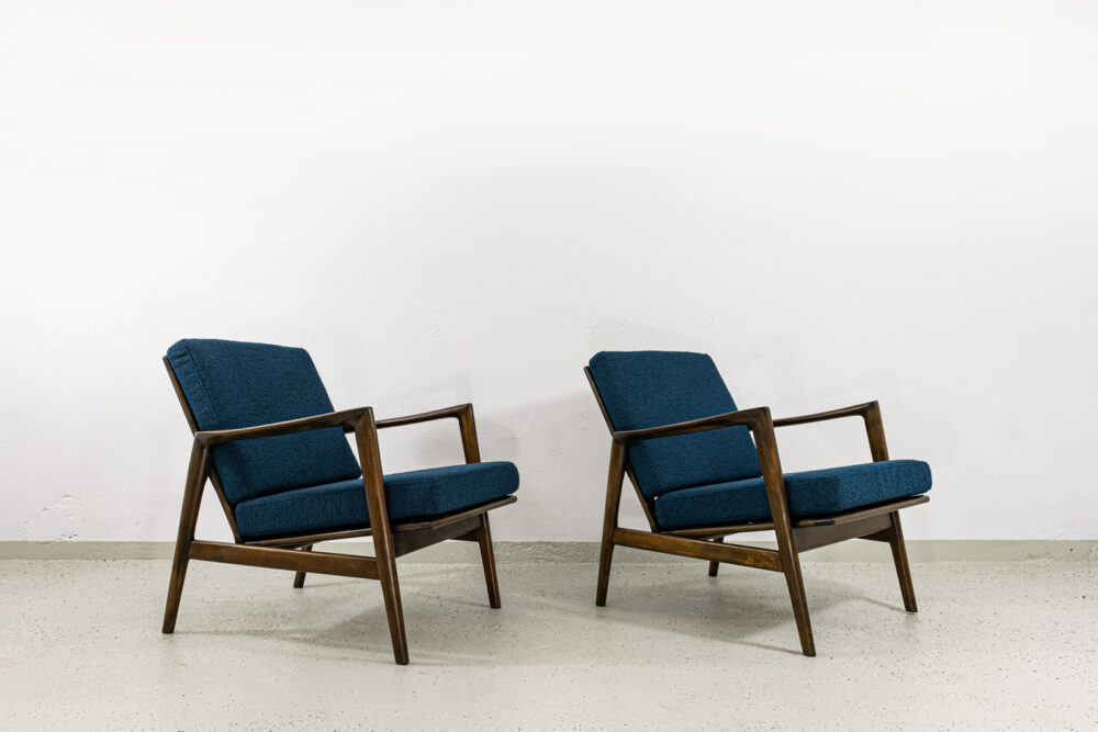 Pair of armchairs, Type 300-139, Swarzędzkie Fabryki Mebli, Poland, 1960's