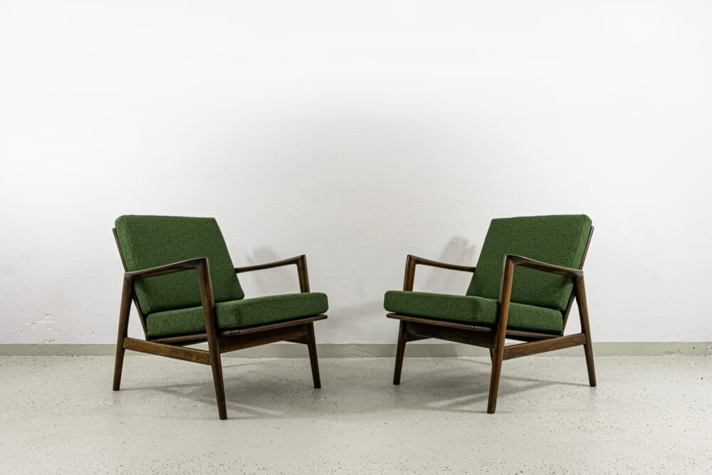 Pair of armchairs, Type 300-139, Swarzędzkie Fabryki Mebli, Poland, 1960's