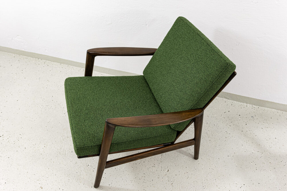 Pair of armchairs, Type 300-139, Swarzędzkie Fabryki Mebli, Poland, 1960's